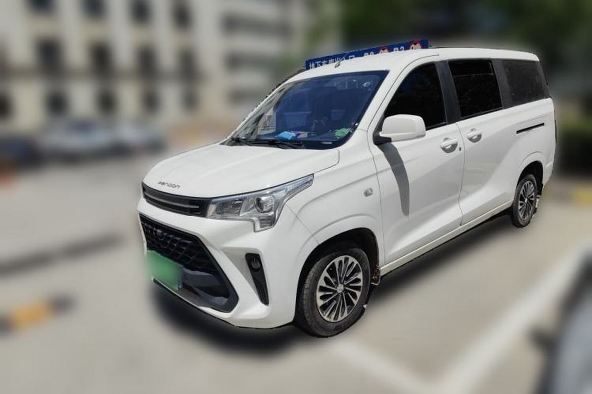 DongFeng Fengon 380