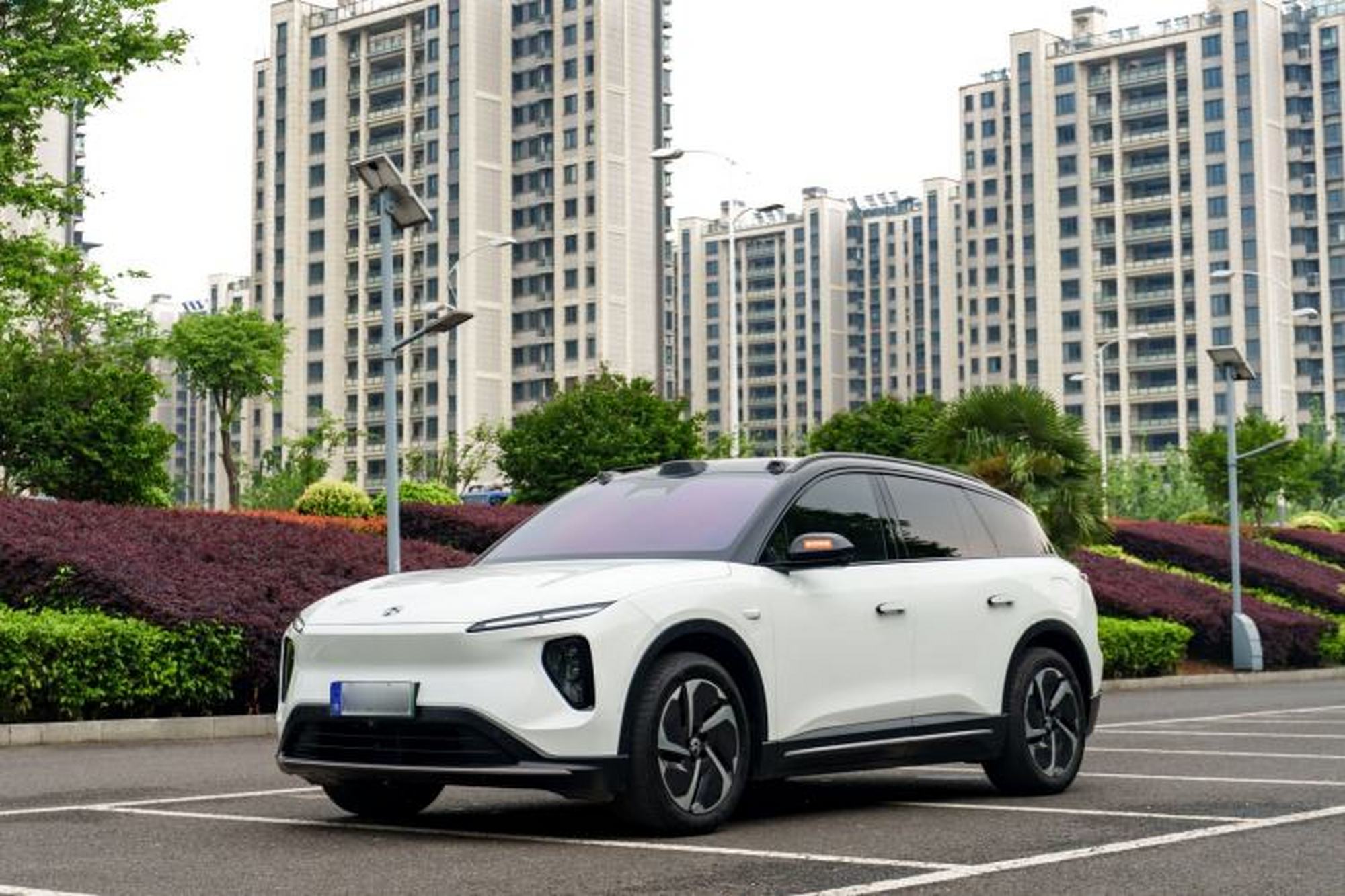NIO ES6
