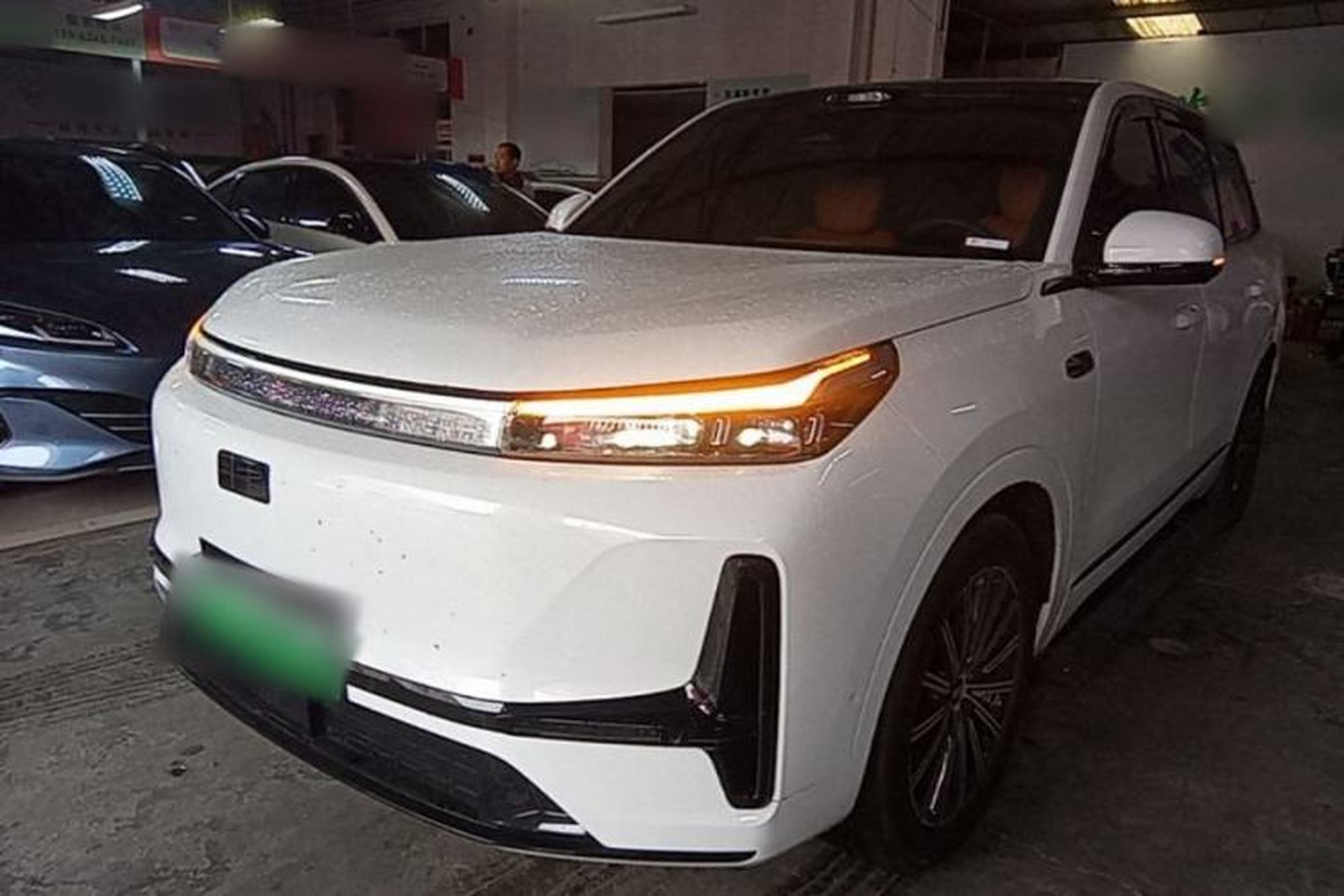 Geely Galaxy M9