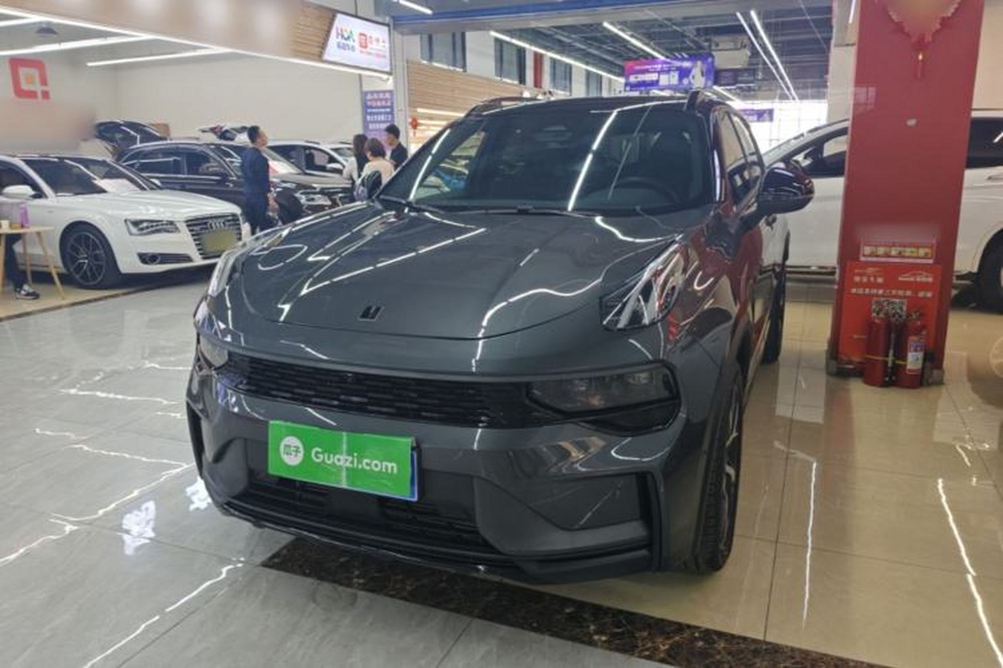 LYNK&CO 01