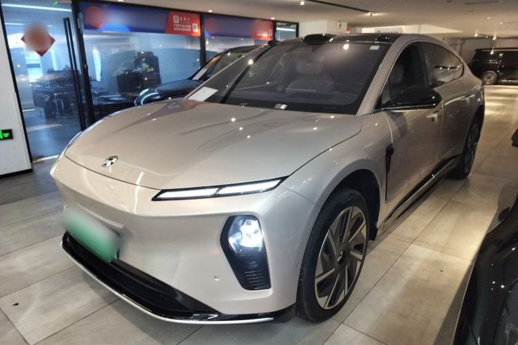 NIO ET9