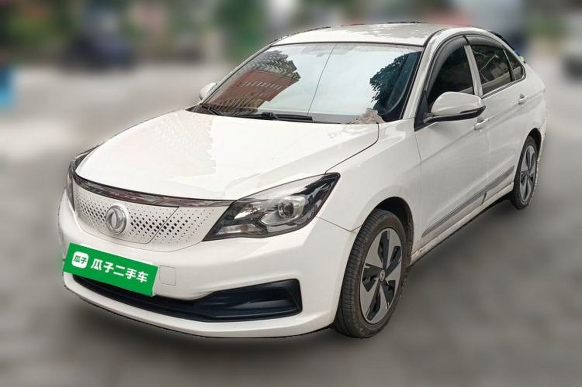 DongFeng Aeolus E70