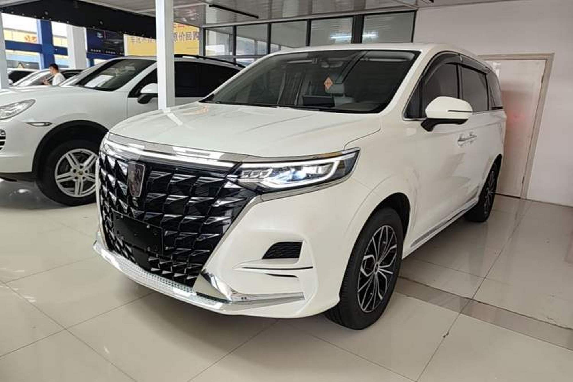 Roewe iMAX8 New Energy