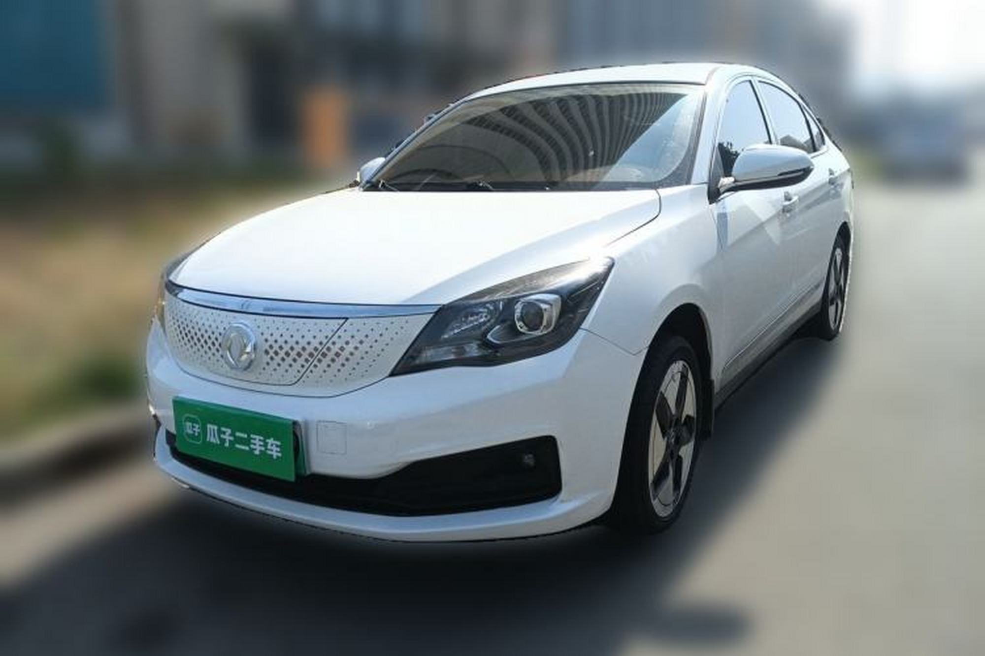DongFeng Aeolus E70