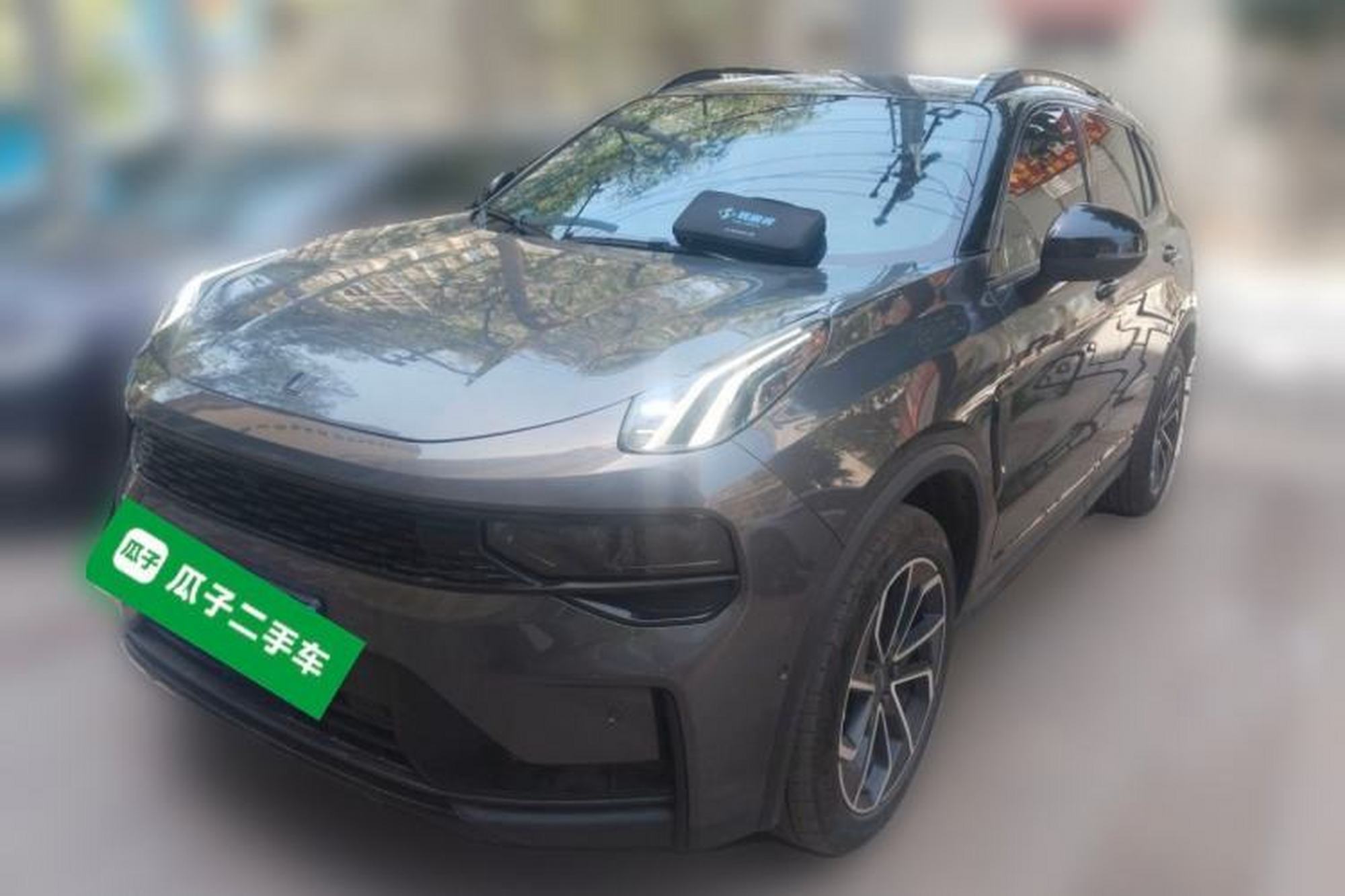 LYNK&CO 01