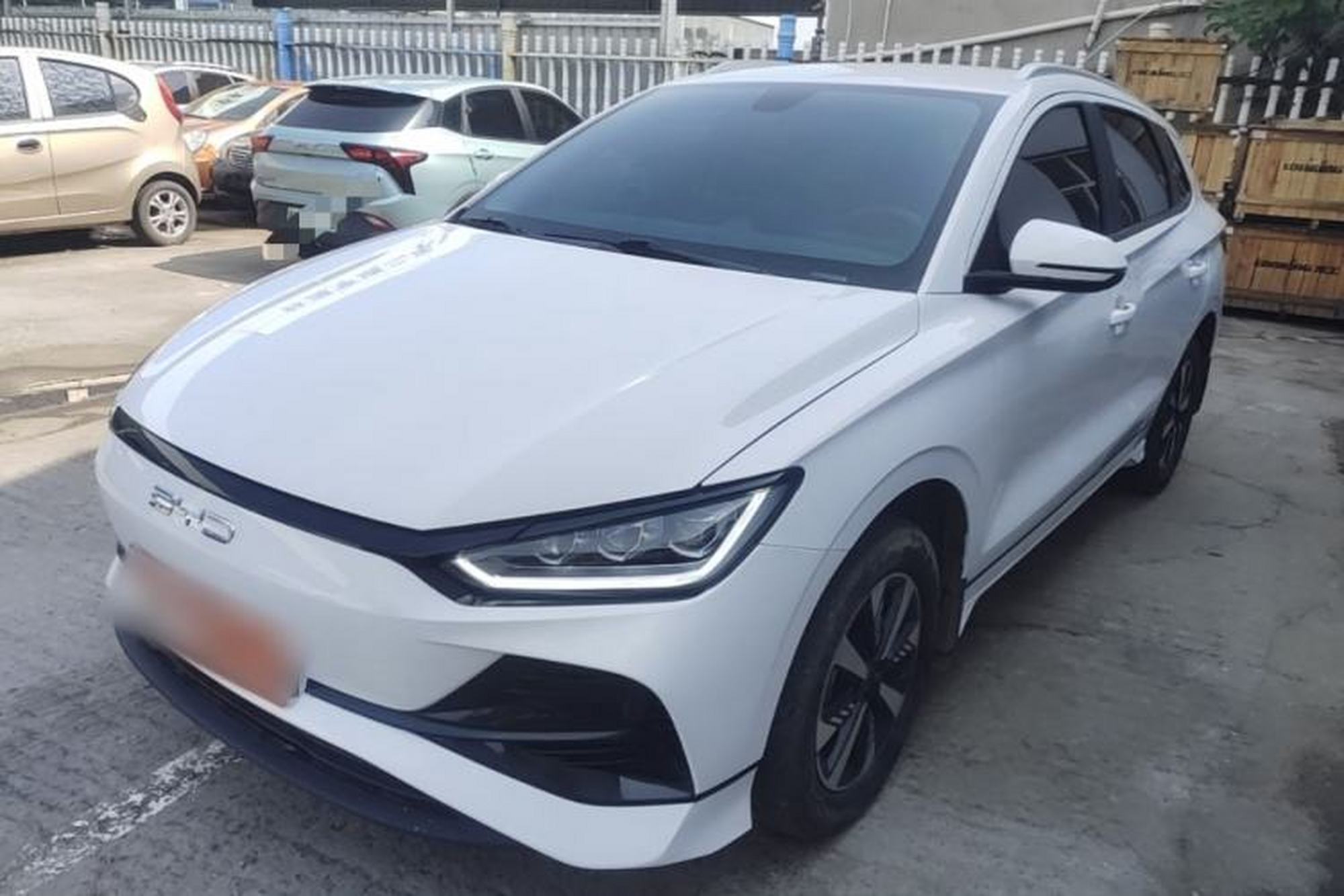 BYD e2