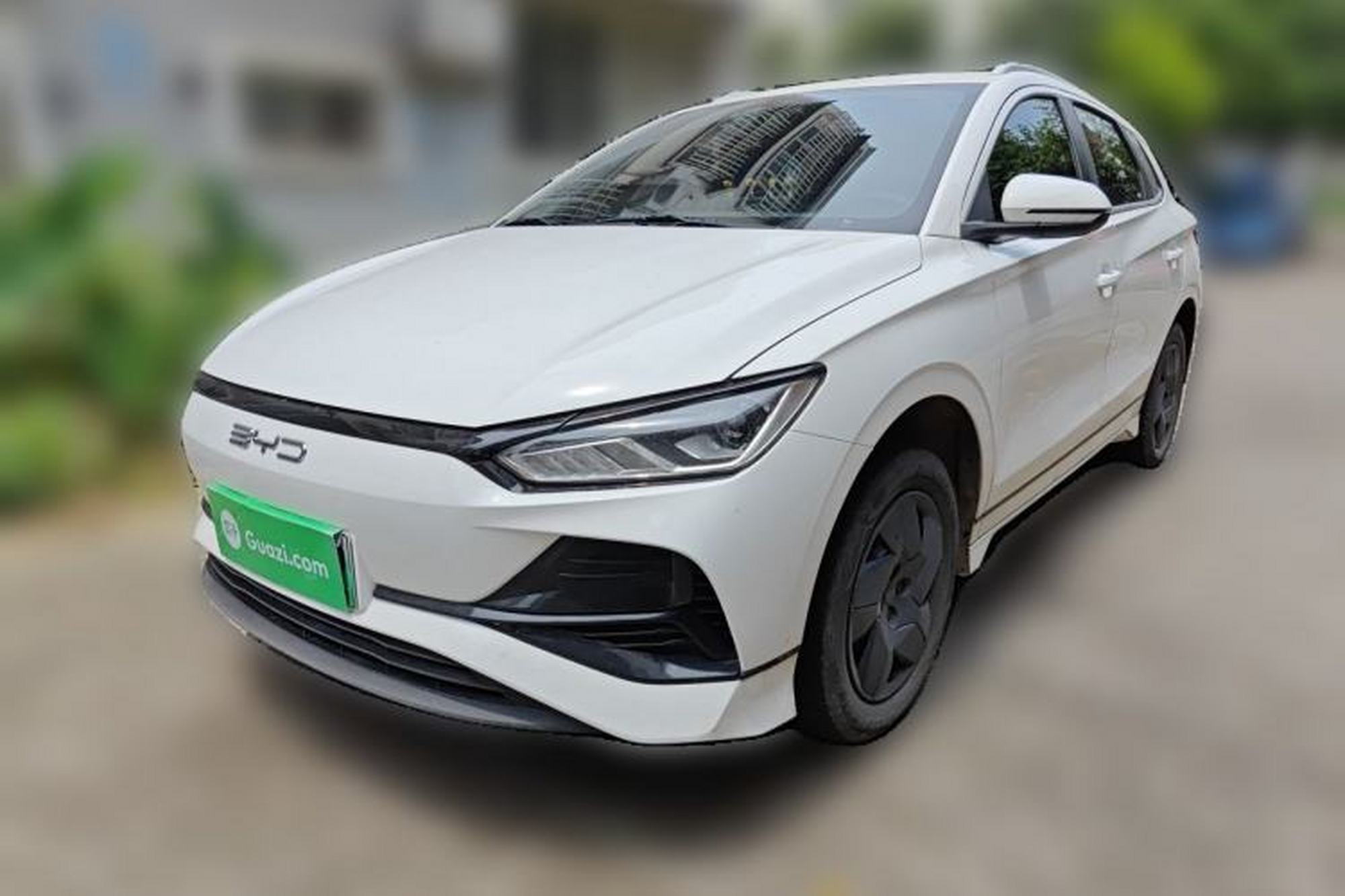 BYD e2
