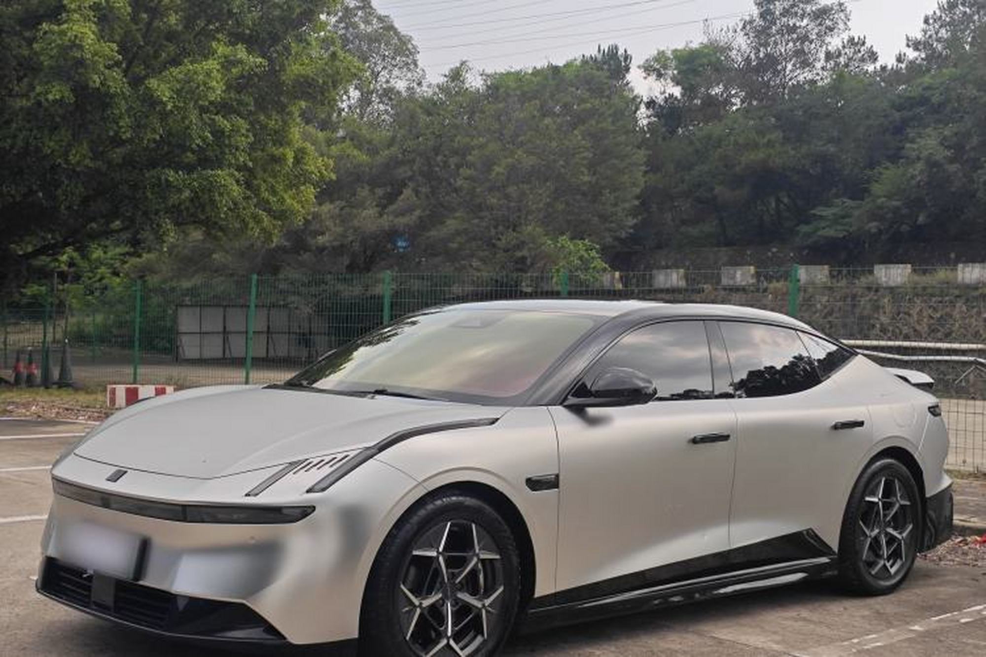 LYNK&CO Z10