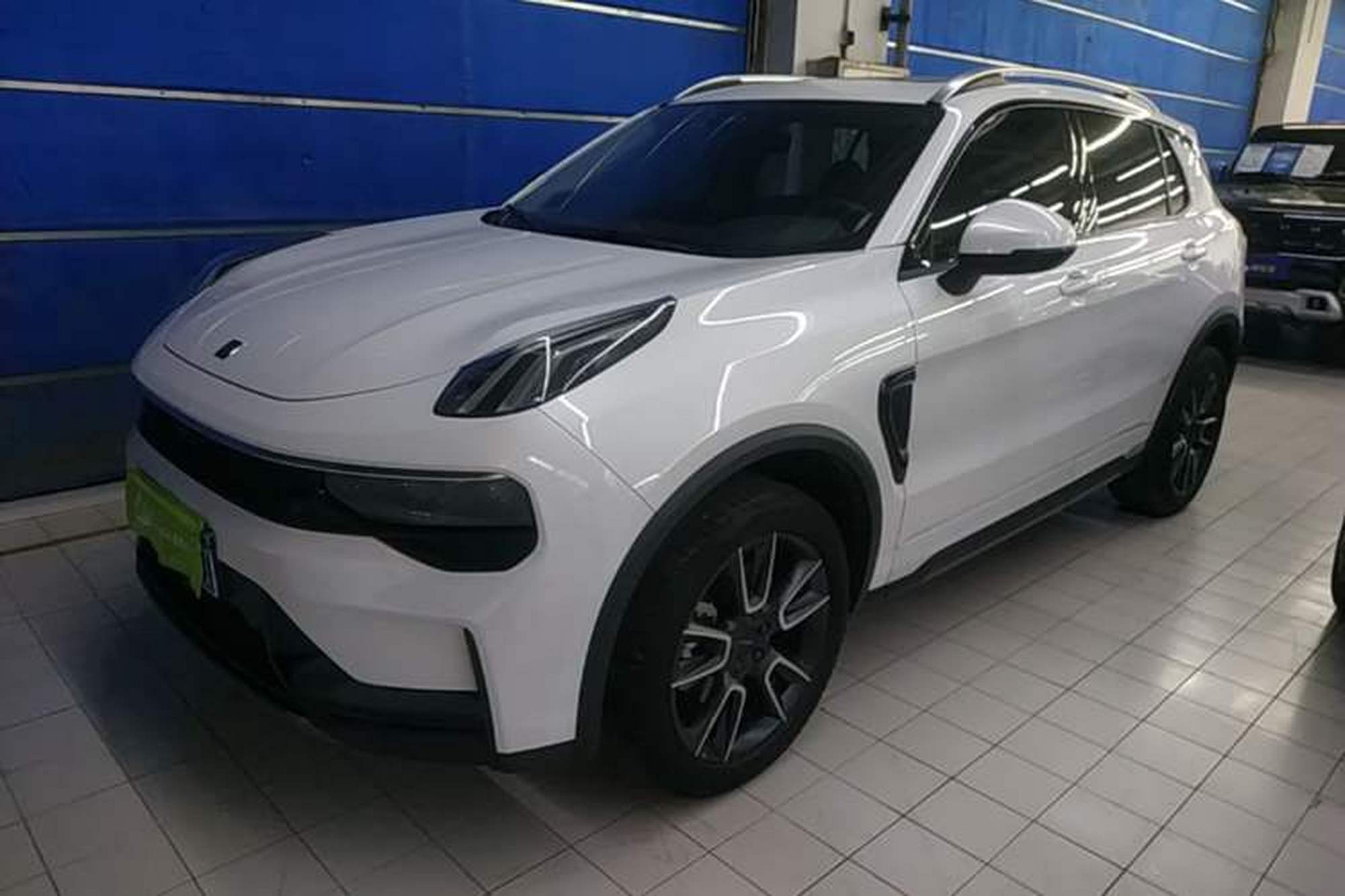 LYNK&CO 01