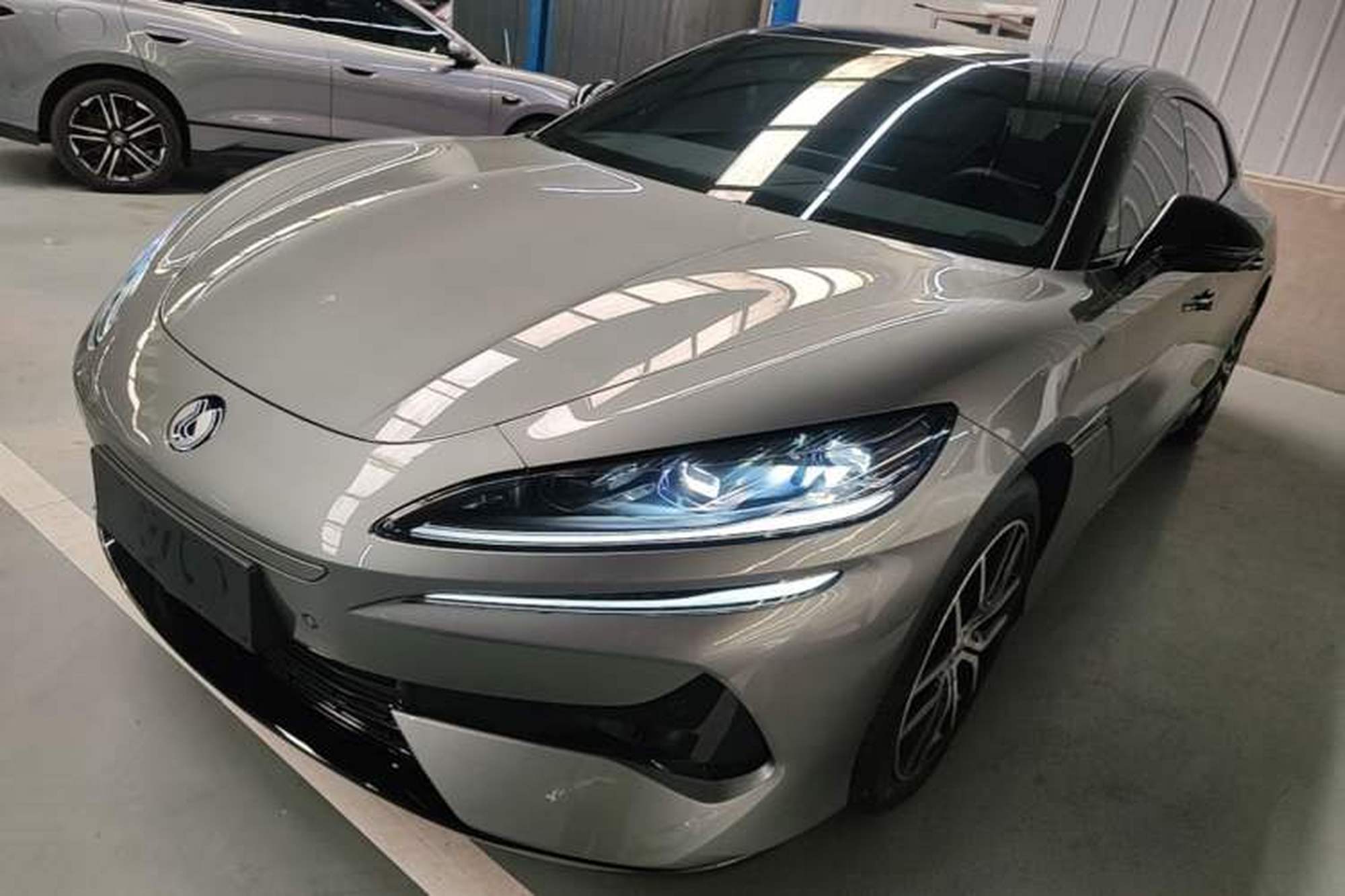 Denza Z9GT