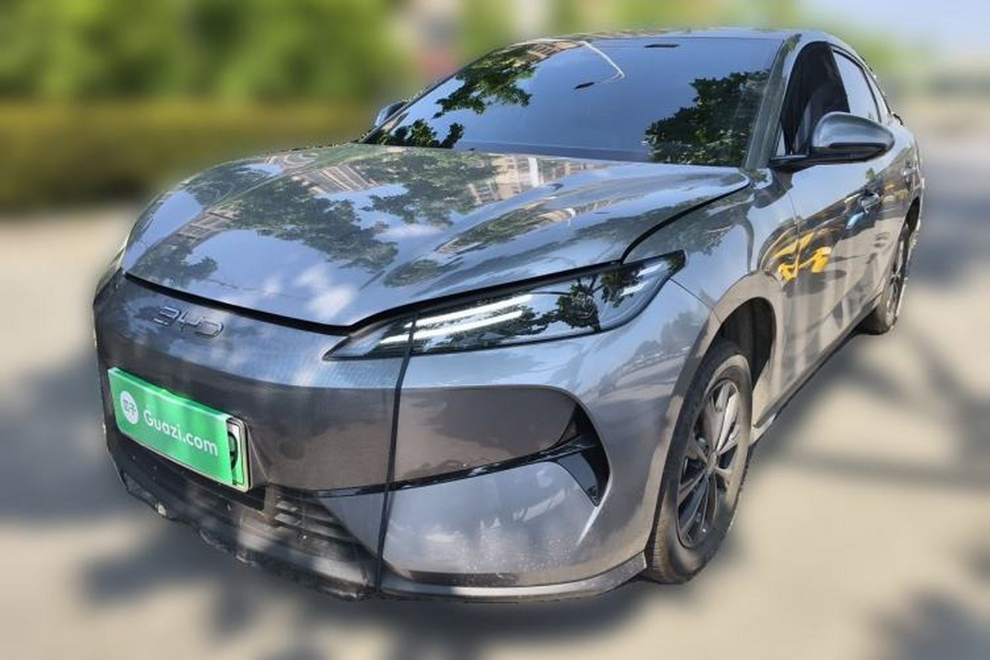 BYD e7
