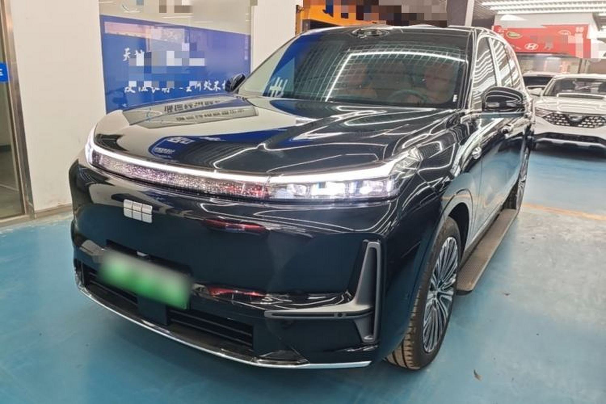 Geely Galaxy M9