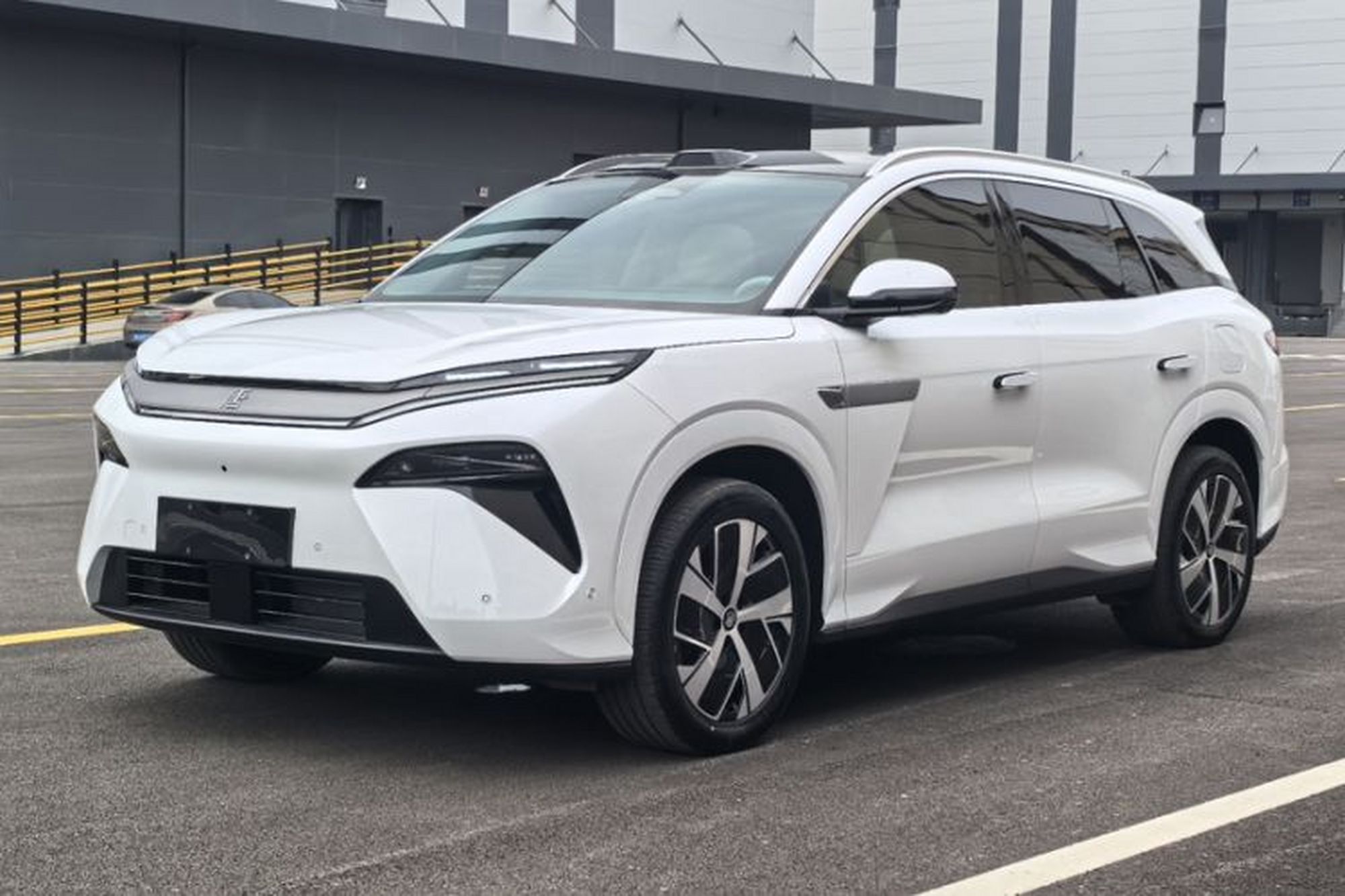 BYD Tang L
