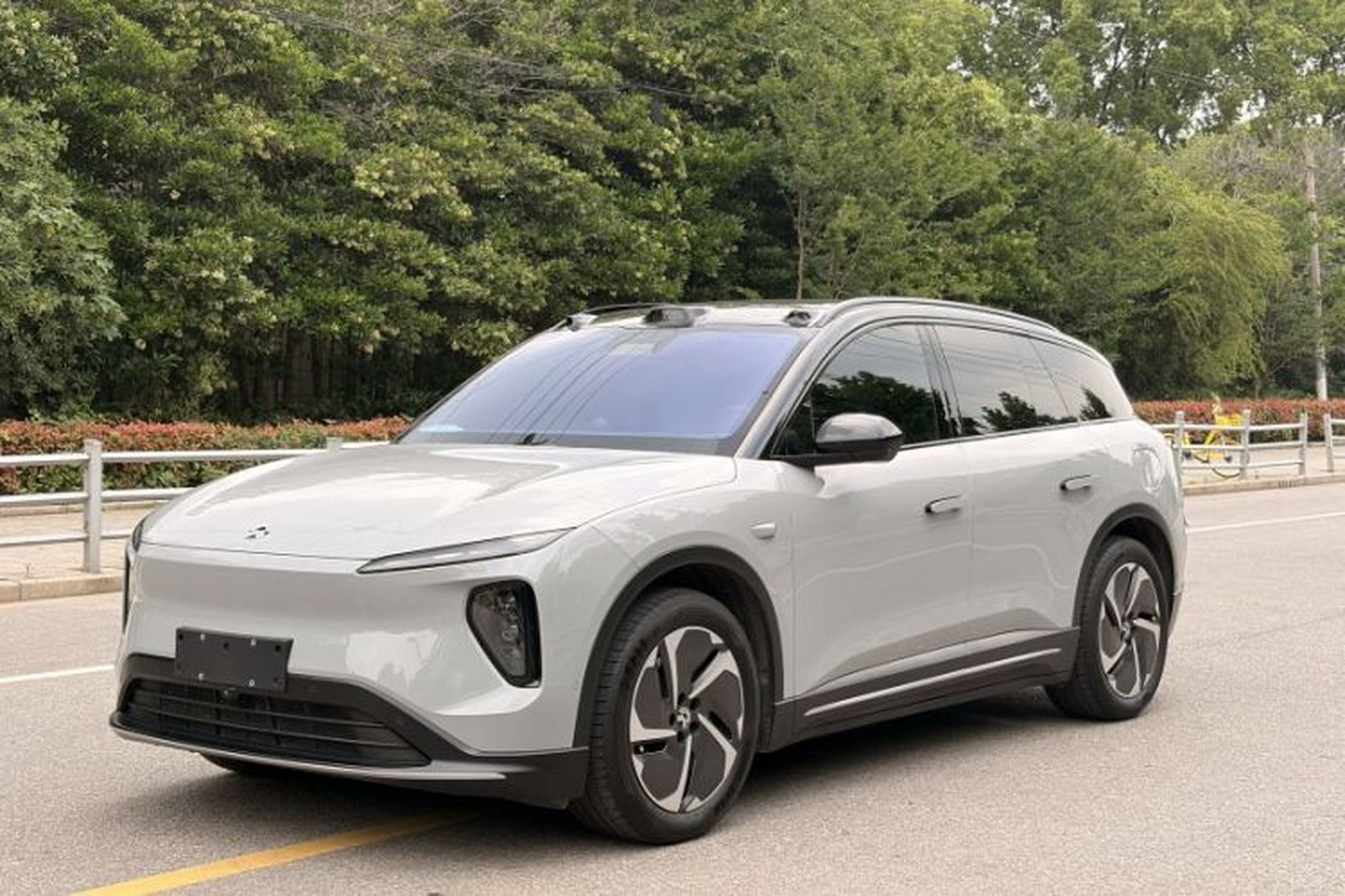 NIO ES6