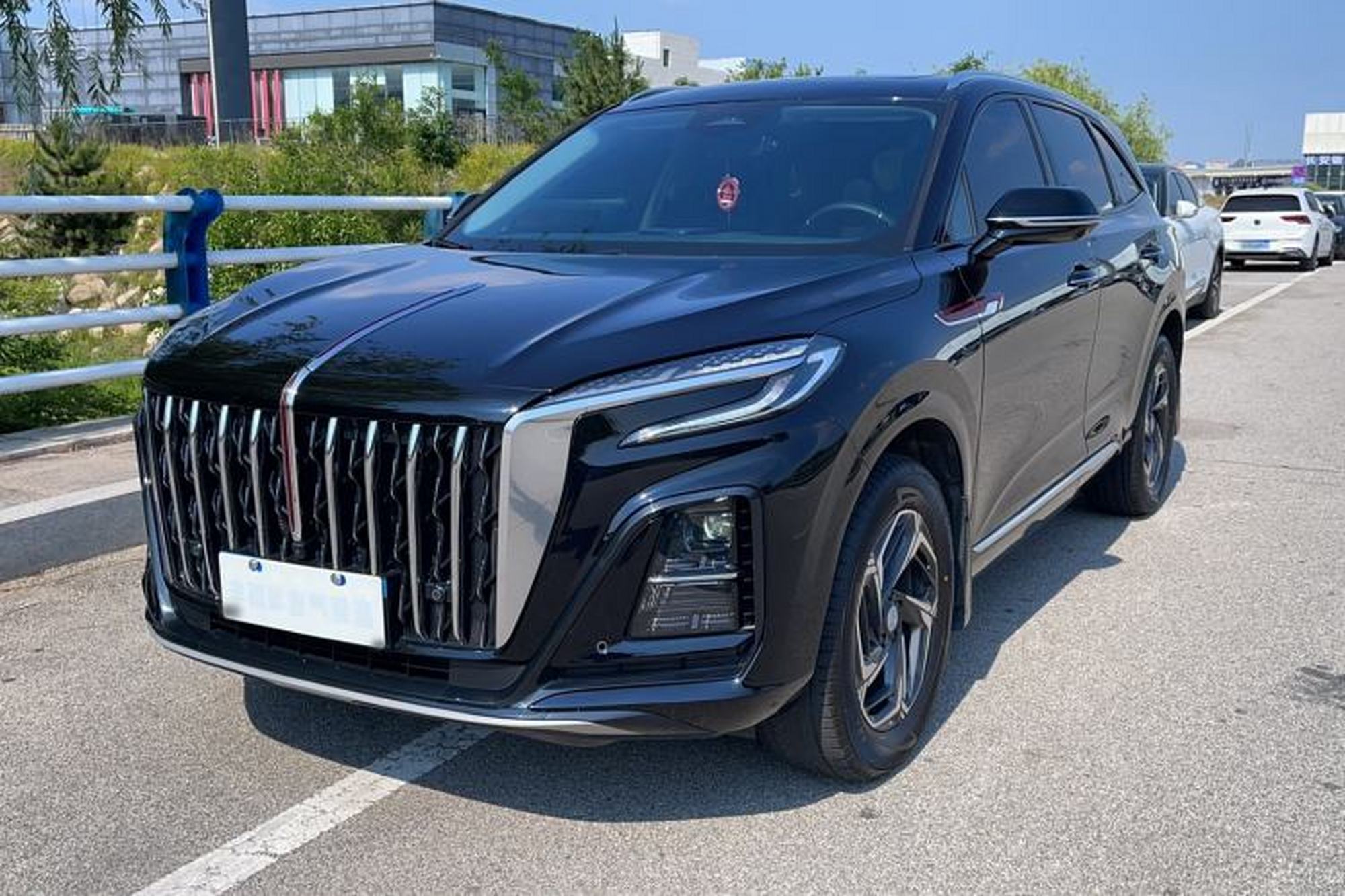 HongQi HS3