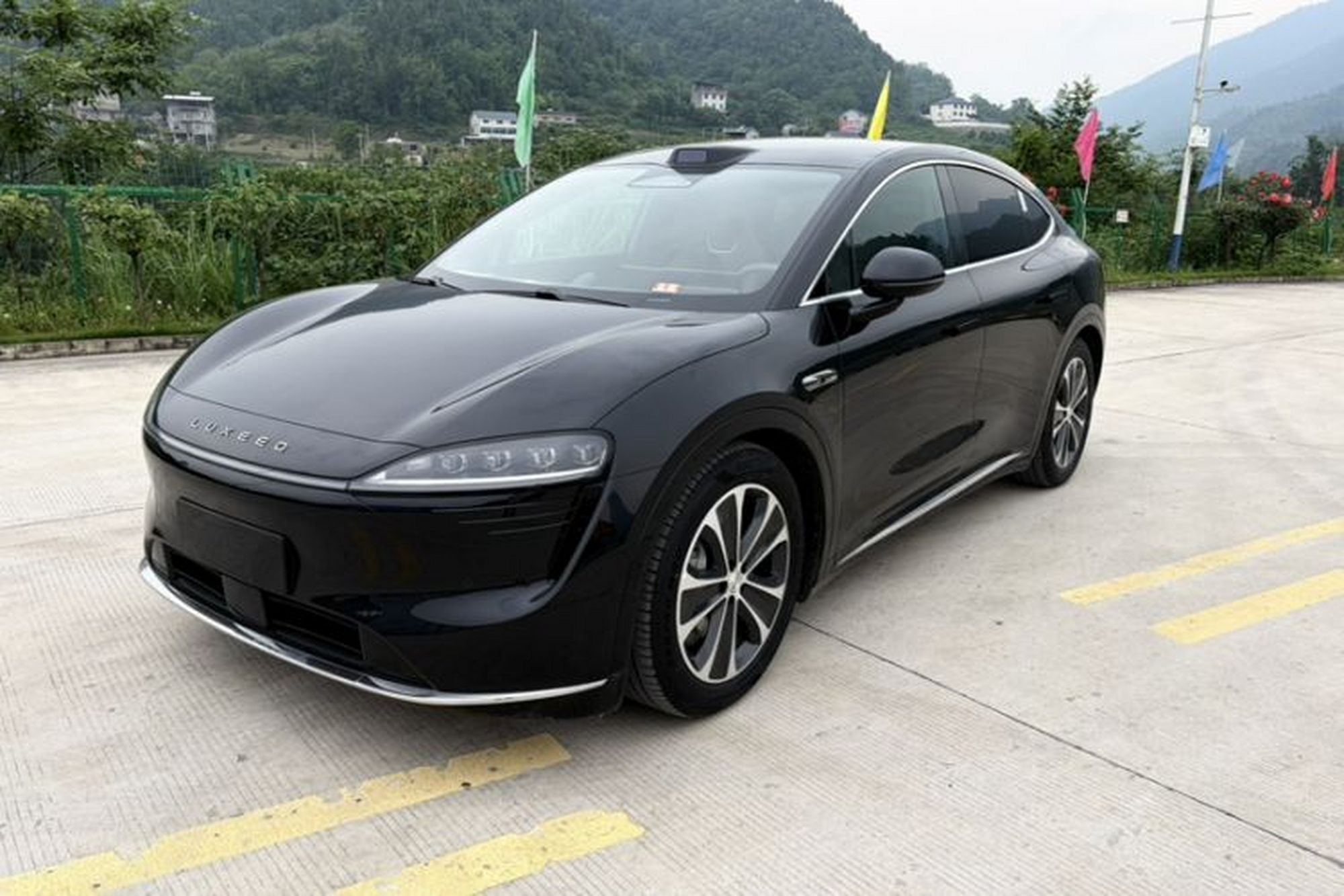 HIMA Luxeed R7