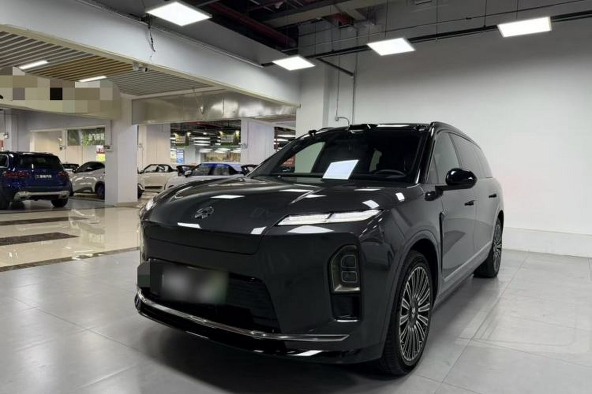 NIO ES8