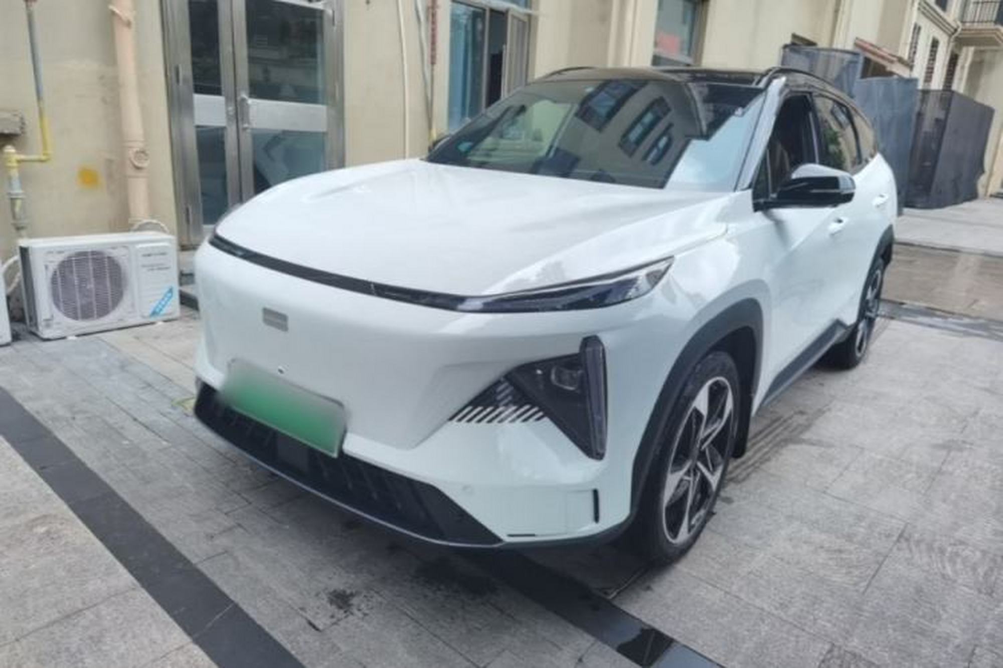 Geely Galaxy L7