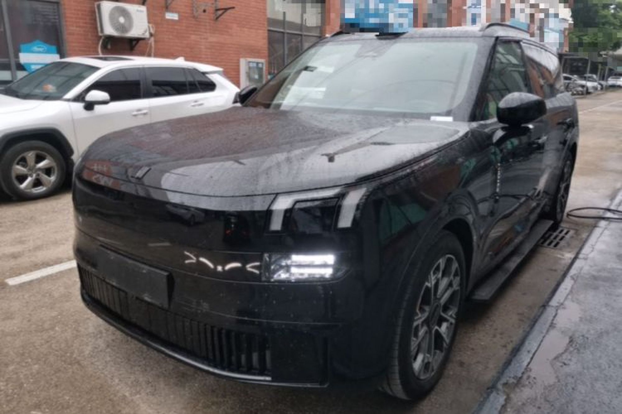 LYNK&CO 900