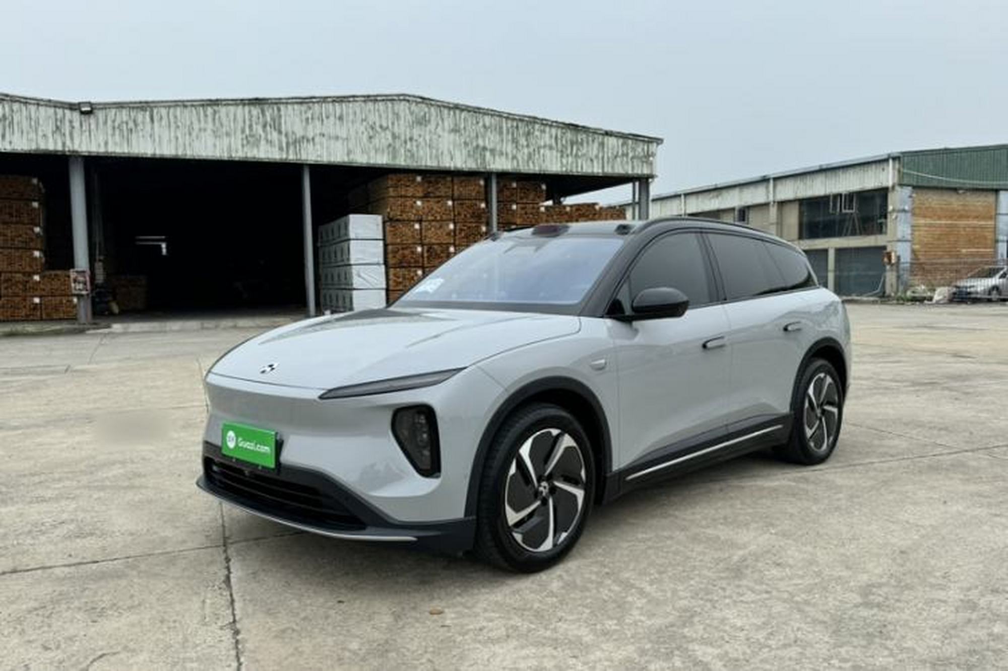 NIO ES6