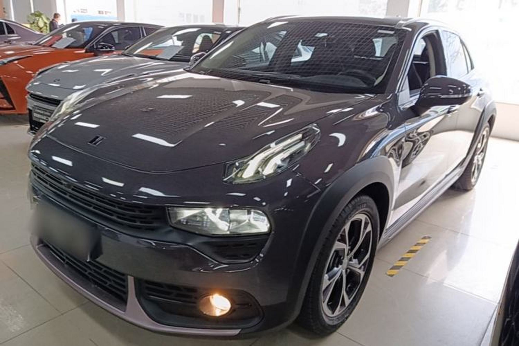 LYNK&CO 02