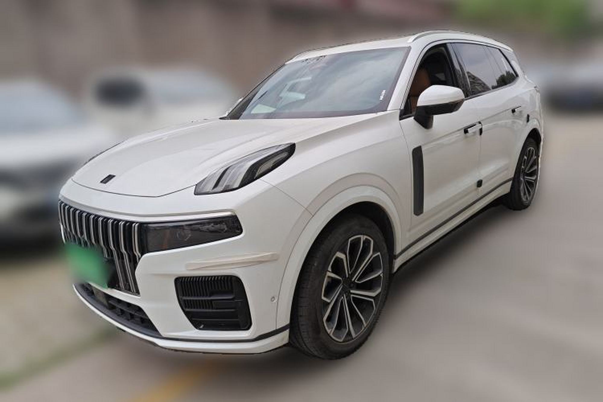 LYNK&CO 09