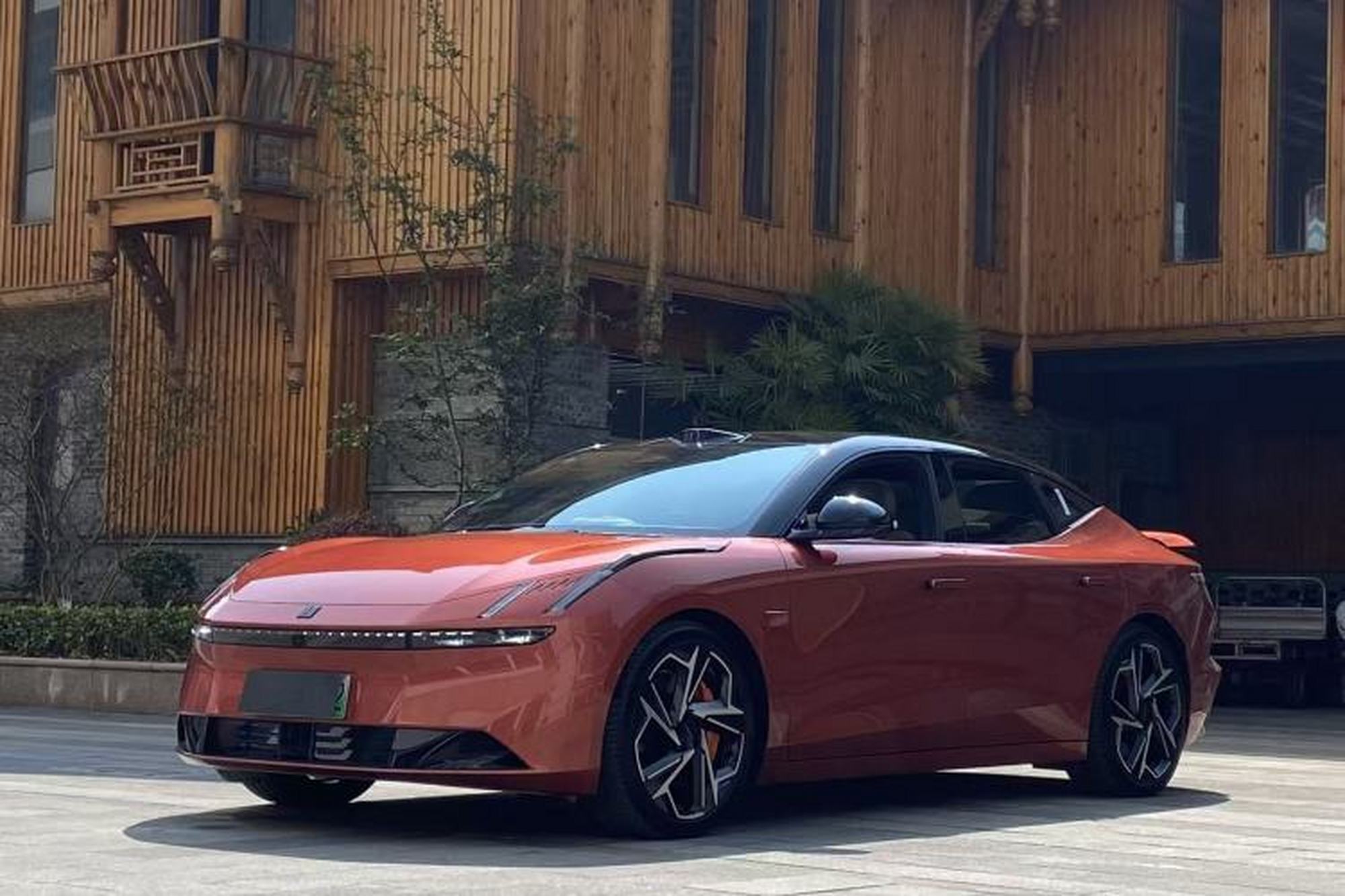 LYNK&CO Z10