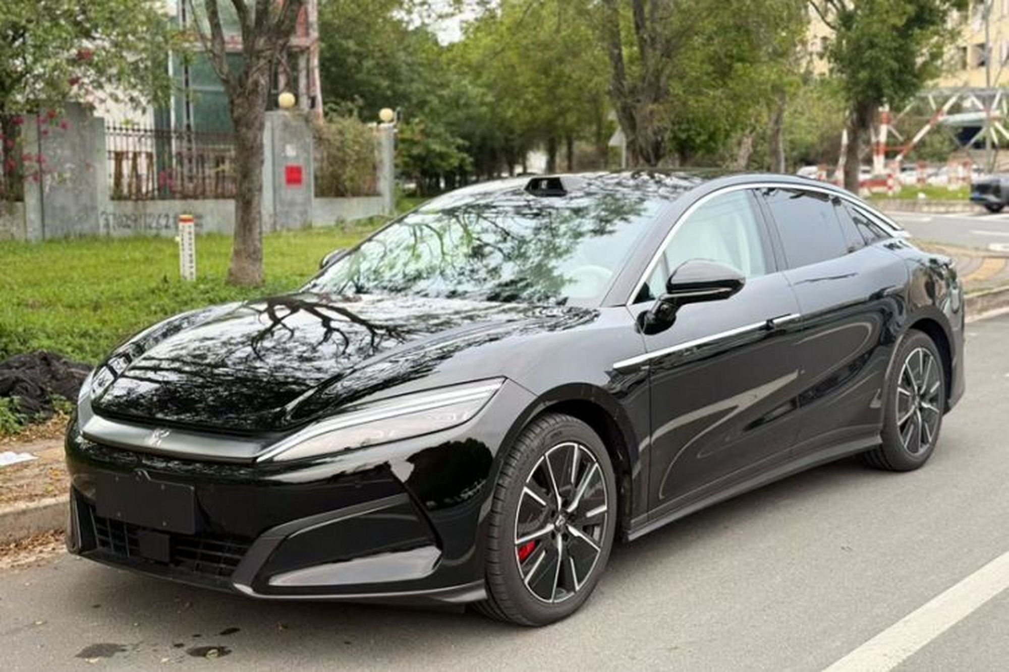 BYD Han L