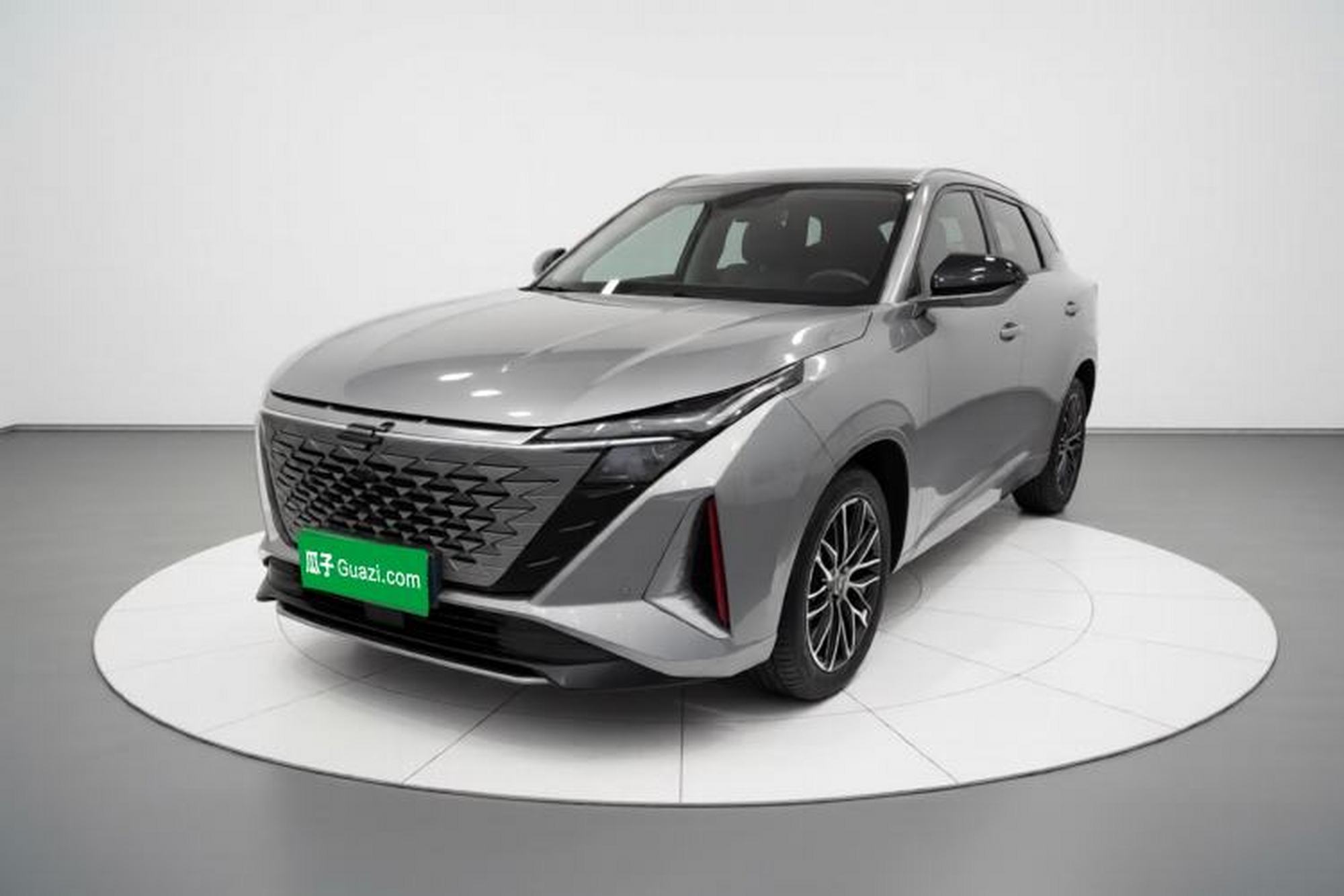 ChangAn Oshan Z6