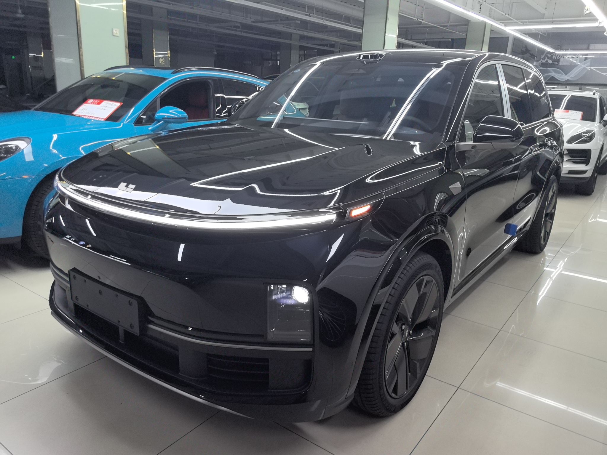 Li Auto L9 - zdjęcie 1